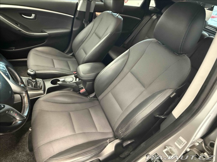 Hyundai i30 1,6 i 99kW STYLE 2014