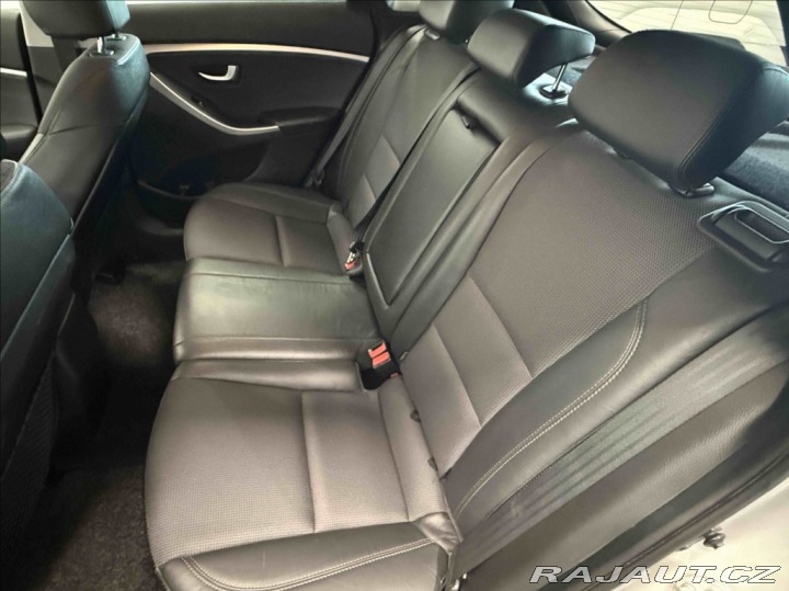 Hyundai i30 1,6 i 99kW STYLE 2014