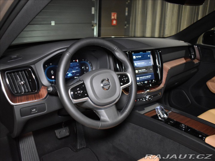 Volvo XC60 2,0 B5 AWD PLUS Ventilace 2025