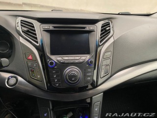 Hyundai i40 1,7   100kW-220tkm bílá a 2013