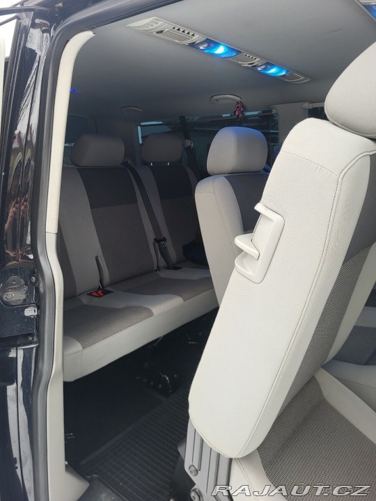 Volkswagen Caravelle 2,0   tdi 2014