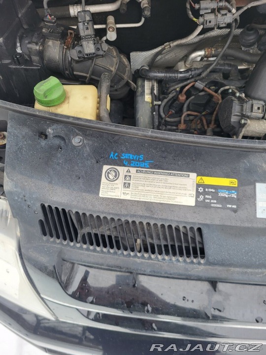 Volkswagen Caravelle 2,0   tdi 2014