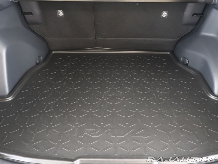 Toyota RAV4 2.5Hybrid,CZ,1Maj,Selecti 2024
