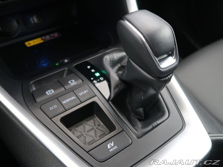 Toyota RAV4 2.5Hybrid,CZ,1Maj,Selecti 2024