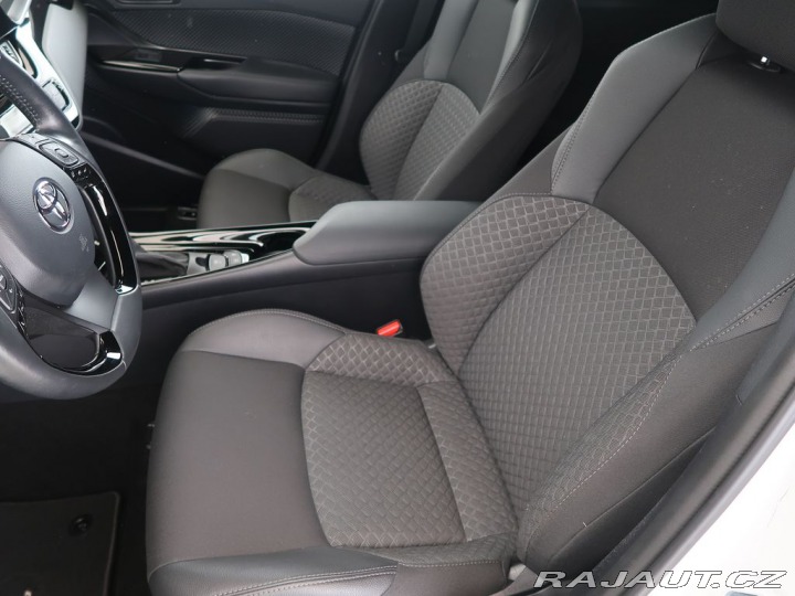 Toyota C-HR 1.8Hybrid,CZ,1Maj,Comofrt 2022