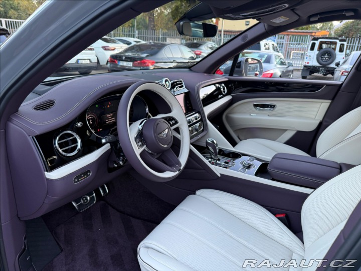 Bentley Bentayga Extended Wheelbase Azure 2024
