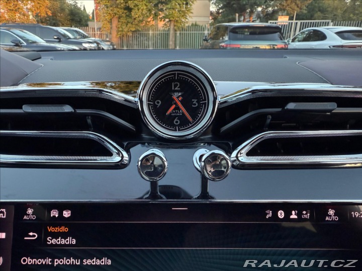 Bentley Bentayga Extended Wheelbase Azure 2024