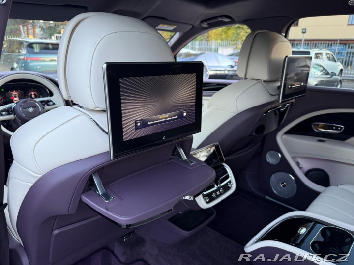 Bentley Bentayga Extended Wheelbase Azure 2024