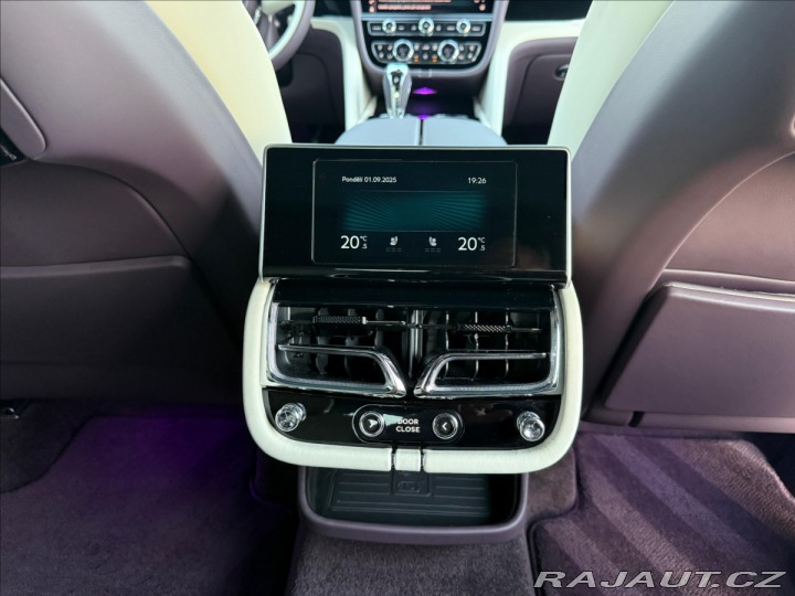 Bentley Bentayga Extended Wheelbase Azure 2024