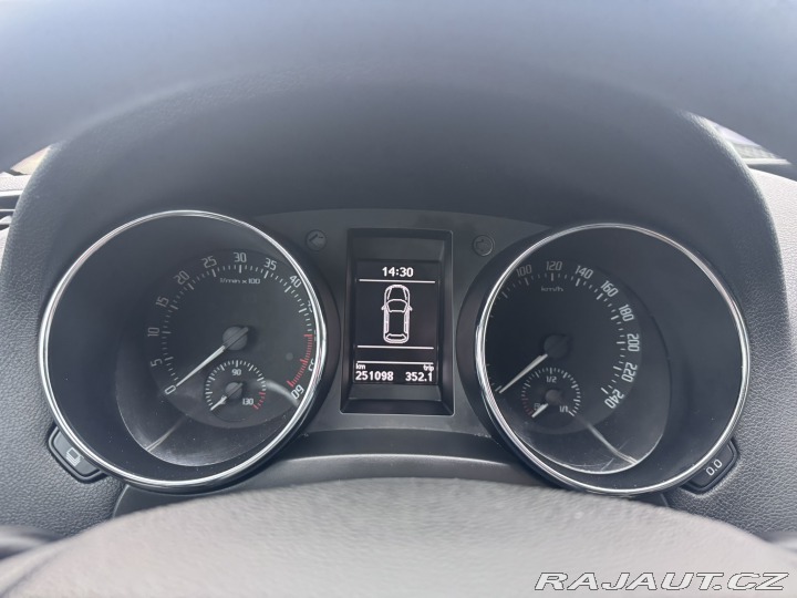 Škoda Yeti 2,0 TDI 81 KW 2 MAJITEL 2013