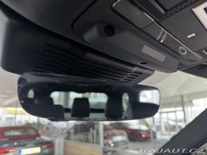 Land Rover Discovery D300 AWD*R-DYNAMIC*REZERV 2021