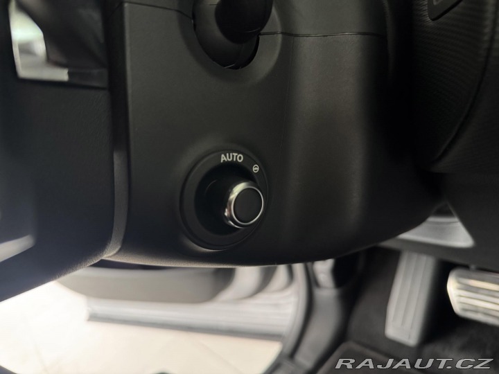 Land Rover Discovery D300 AWD*R-DYNAMIC*REZERV 2021