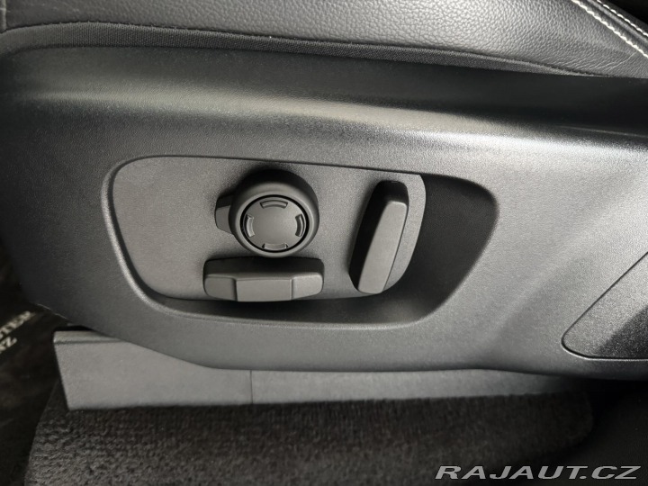 Land Rover Discovery D300 AWD*R-DYNAMIC*REZERV 2021