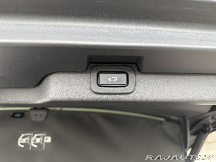 Land Rover Discovery D300 AWD*R-DYNAMIC*REZERV 2021