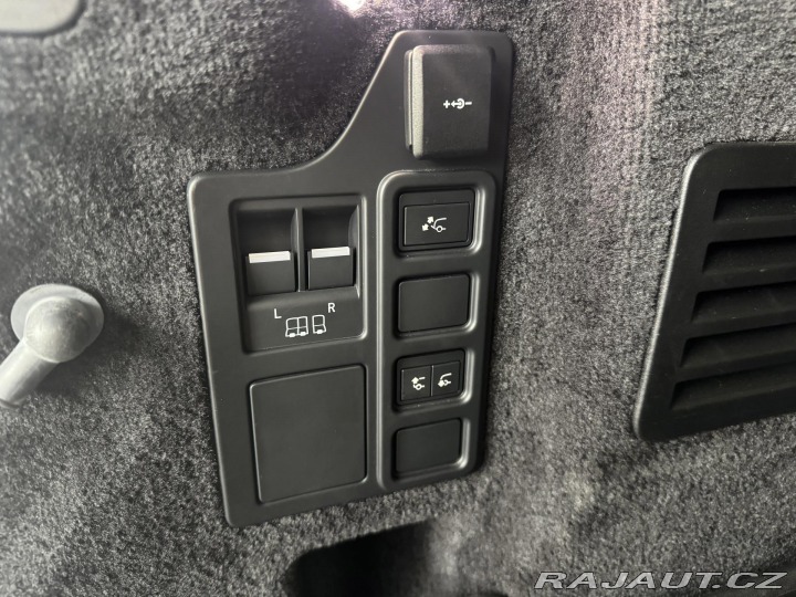 Land Rover Discovery D300 AWD*R-DYNAMIC*REZERV 2021