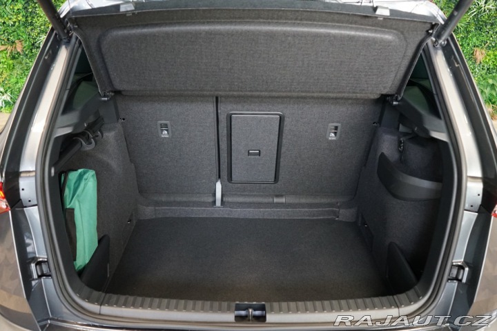 Škoda Karoq 1.5TSI*ACC*DSG*TAŽNÉ*LED* 2025