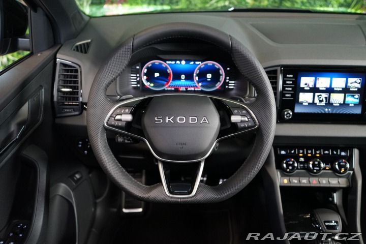 Škoda Karoq 1.5TSI*ACC*DSG*TAŽNÉ*LED* 2025