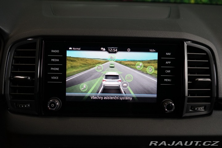 Škoda Karoq 1.5TSI*ACC*DSG*TAŽNÉ*LED* 2025