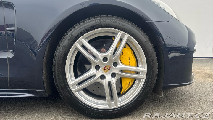 Porsche Panamera Turbo S 2021