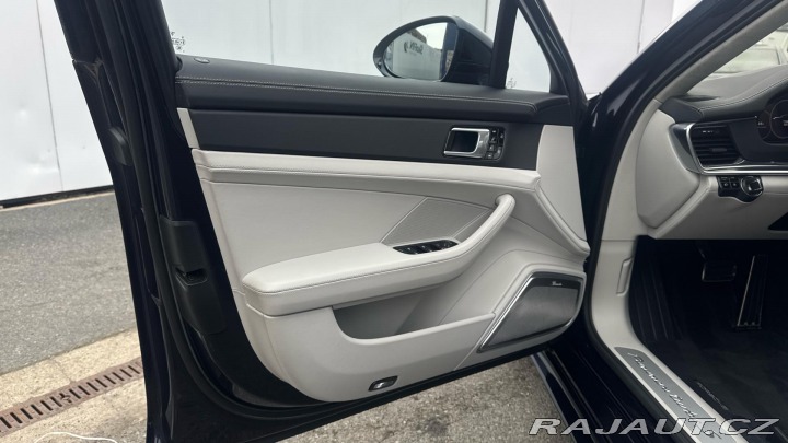 Porsche Panamera Turbo S 2021