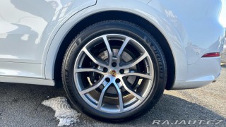 Porsche Cayenne Turbo E-Hybrid 2023