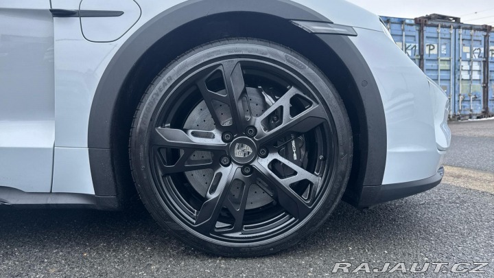 Porsche Taycan Turbo Cross Turismo 2025