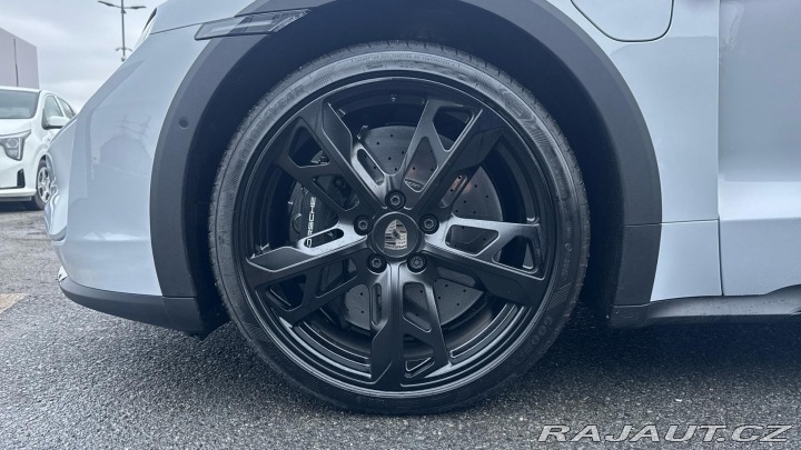 Porsche Taycan Turbo Cross Turismo 2025