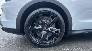 Porsche Taycan Turbo Cross Turismo 2025