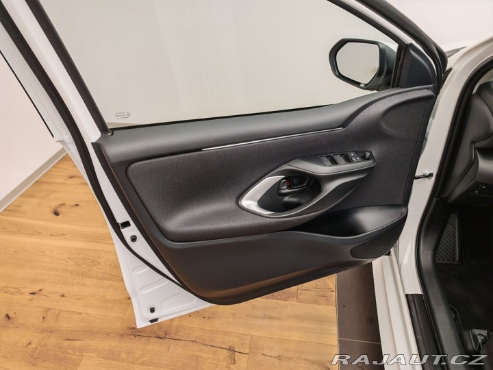Toyota Yaris 1,5 Hybrid e-CVT Limited 2025