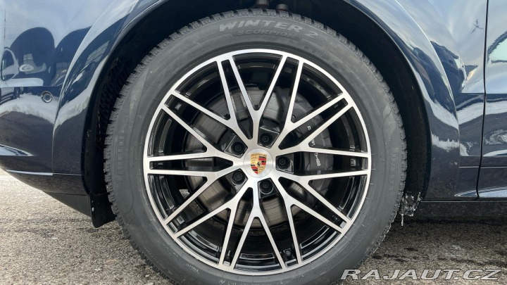 Porsche Cayenne E-Hybrid 2025