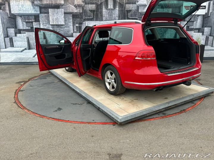 Volkswagen Passat 1.4TSi, 118KW, VYHŘ.SED., 2011