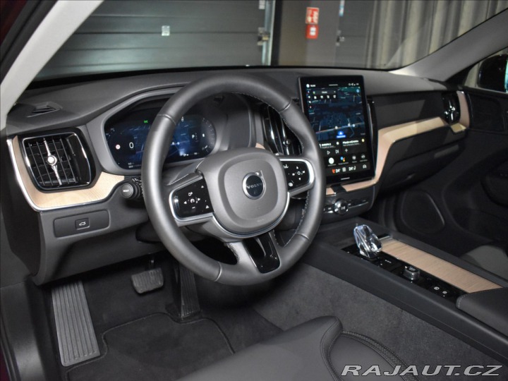 Volvo XC60 2,0 B5 AWD Plus 2025