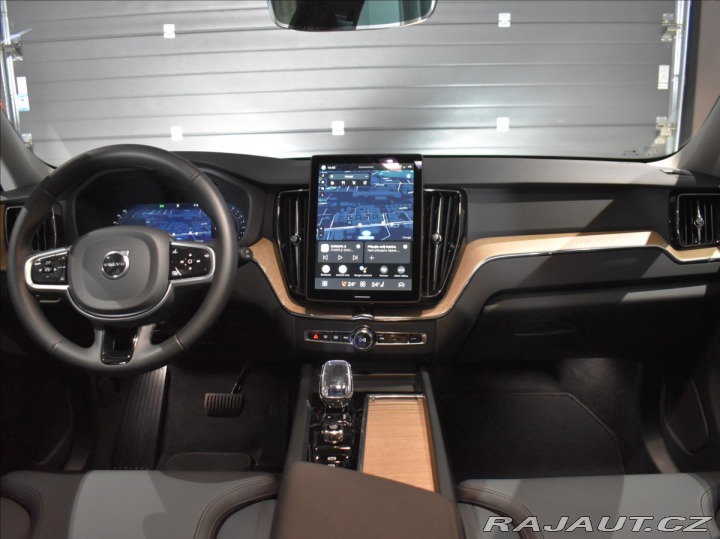 Volvo XC60 2,0 B5 AWD Plus 2025