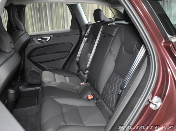 Volvo XC60 2,0 B5 AWD Plus 2025