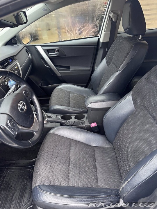 Toyota Auris 1,8   Hybrid Executive 2014