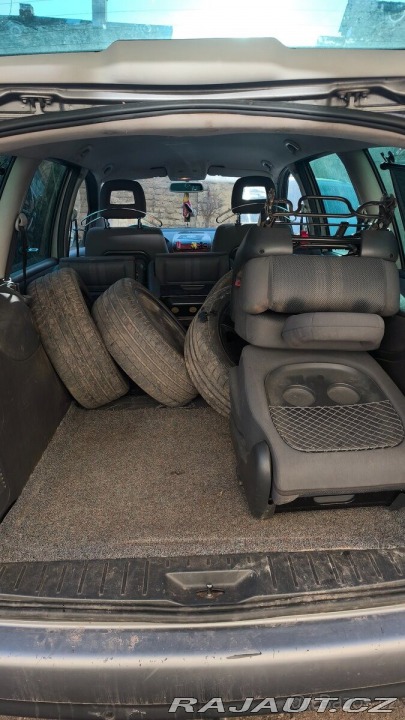 Volkswagen Sharan 1,9   tdi 96 kw rok 2004 2004