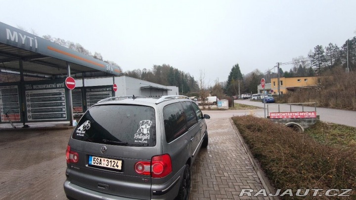 Volkswagen Sharan 1,9   tdi 96 kw rok 2004 2004