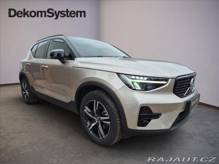 Volvo XC40 2,0 B3 Plus Dark 2023