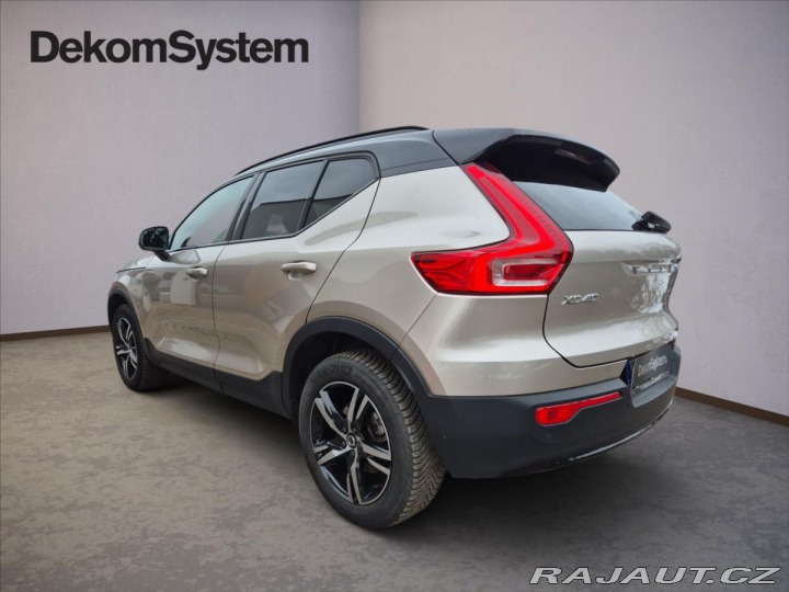 Volvo XC40 2,0 B3 Plus Dark 2023