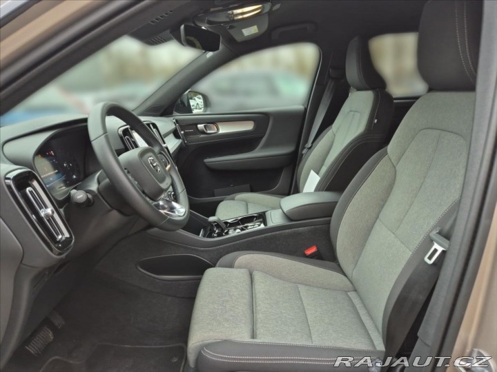 Volvo XC40 2,0 B3 Plus Dark 2023