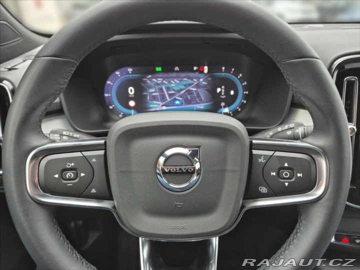 Volvo XC40 2,0 B3 Plus Dark 2023