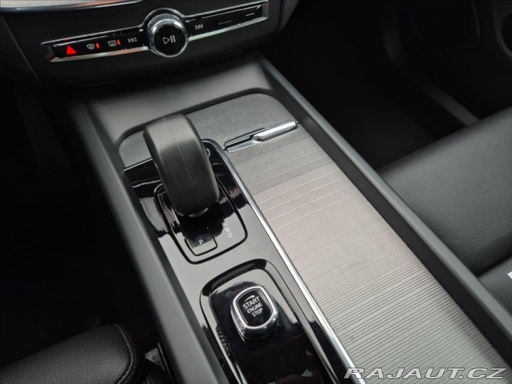 Volvo XC60 2,0 B4 AWD diesel Plus Da 2023