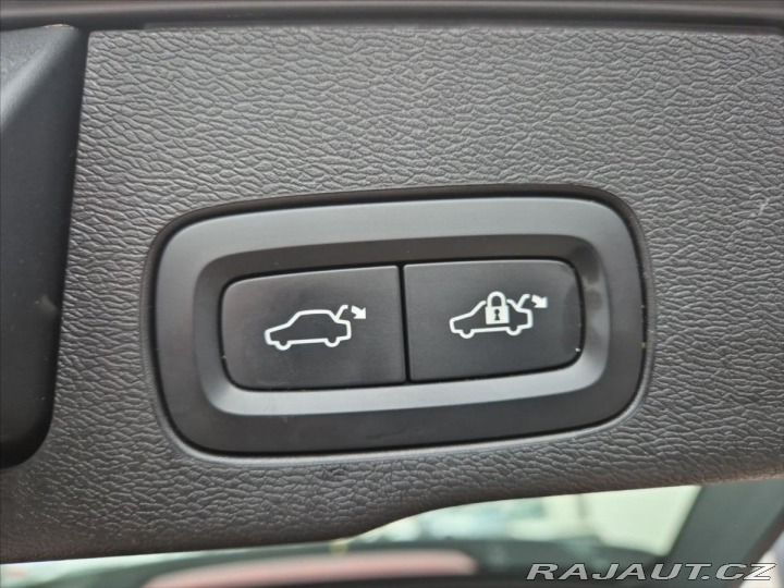 Volvo XC60 2,0 B4 AWD diesel R-Desig 2020