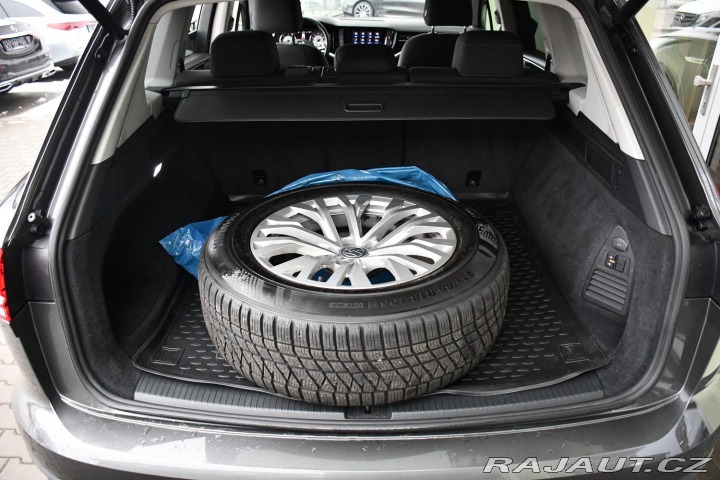 Volkswagen Touareg 3.0TDi 4MOTION ČR TAŽNÉ 2020