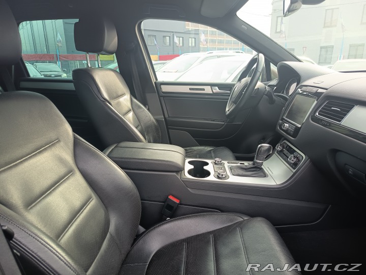 Volkswagen Touareg 3,0TDI 4Motion V6 1 maj 2011