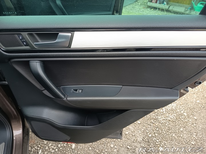 Volkswagen Touareg 3,0TDI 4Motion V6 1 maj 2011