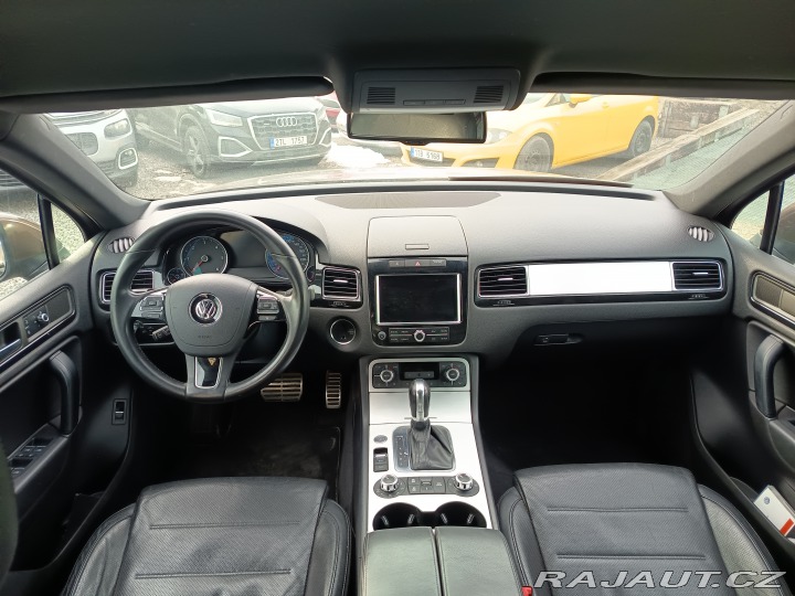 Volkswagen Touareg 3,0TDI 4Motion V6 1 maj 2011