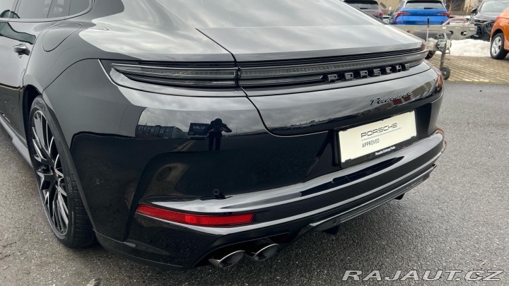 Porsche Panamera 4 E-Hybrid 2025