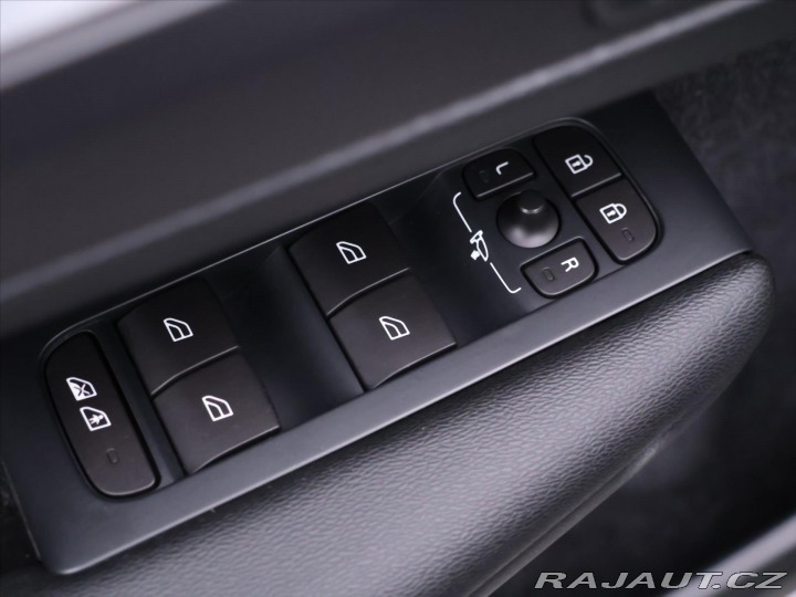 Volvo XC40 2,0 D4 AWD Panorama Tažné 2018