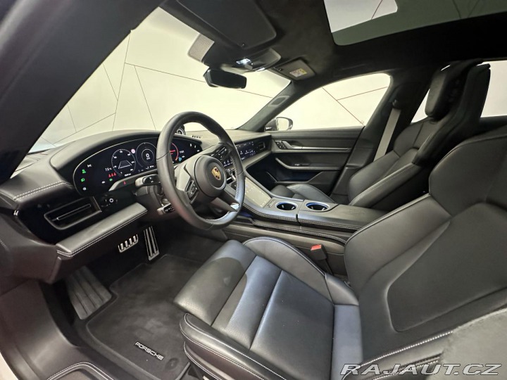 Porsche Taycan Cross TurismoTurbo S*Záru 2022